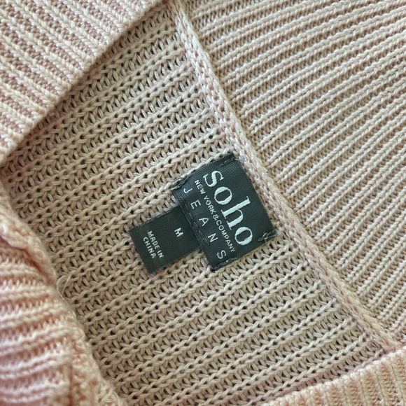 NWOT Soho New York & Company Women’s Ribbed Knit V-Neck Pullover Sweater - Picture 4 of 6